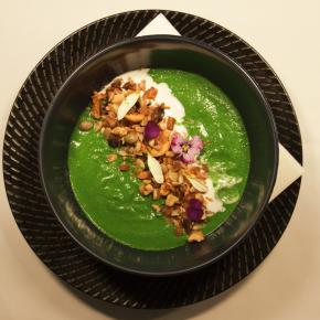 "Green Goddess" smoothie bowl